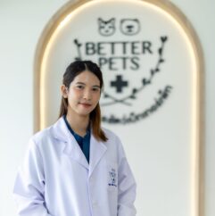 สพ.ญ. ธนภัทร แย้มสุวรรณ